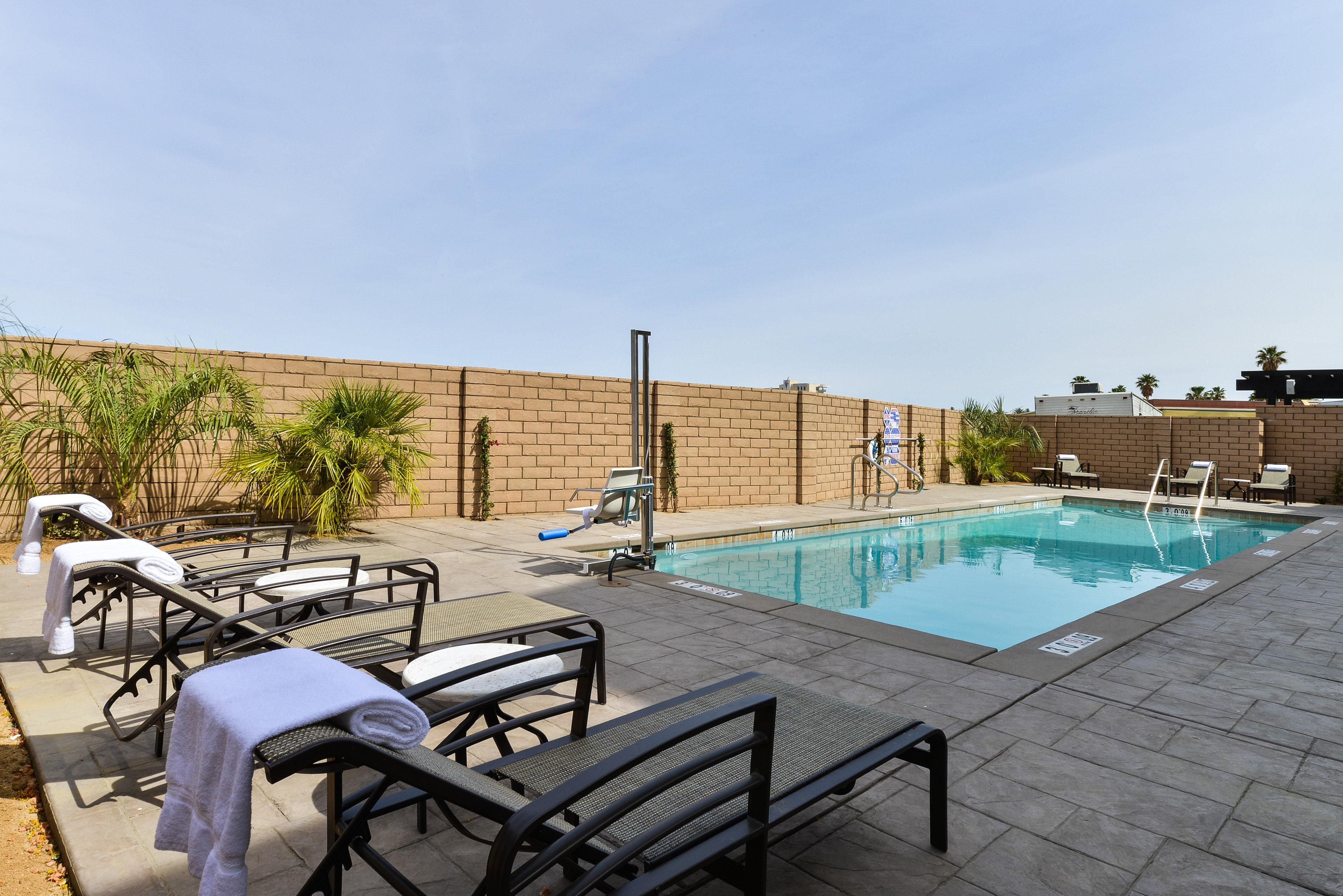 Holiday Inn Express & Suites Indio - Coachella Valley By Ihg Exterior foto