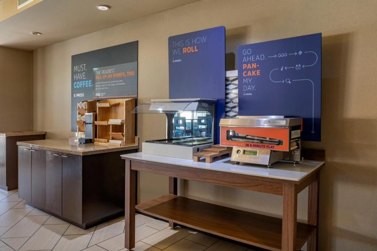 Holiday Inn Express & Suites Indio - Coachella Valley By Ihg Exterior foto